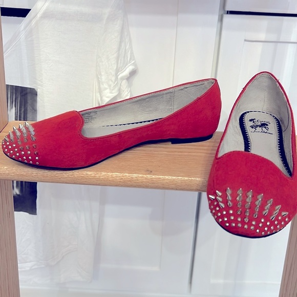 Circus by Sam Edelman “Austin” flats, red with silver studded toe, size 7 - Picture 2 of 4